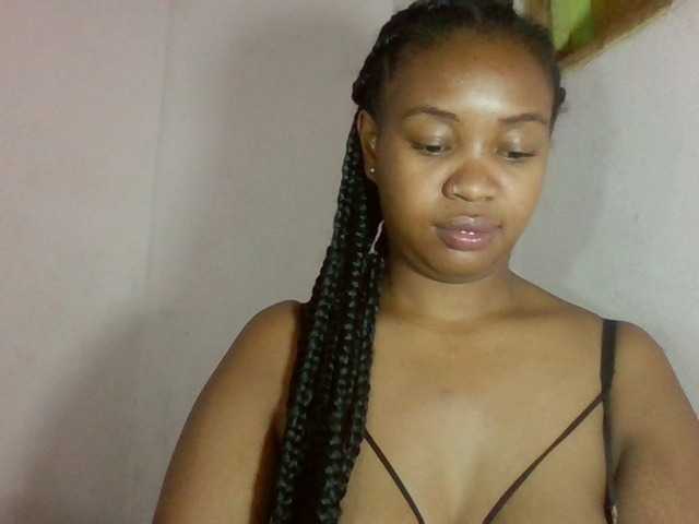 Sexyyy11 live cam on BongaCams