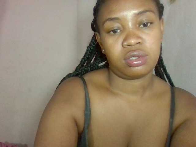 Sexyyy11 live cam on BongaCams