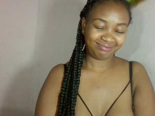 Sexyyy11 live cam on BongaCams