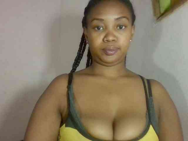 Sexyyy11 webcam