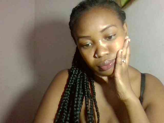 Sexyyy11 webcam