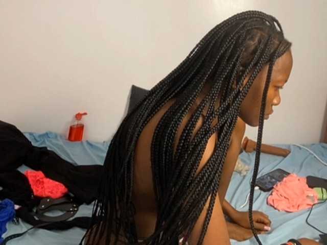Sexxyshan live cam on BongaCams