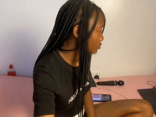 Sexxyshan live cam on BongaCams