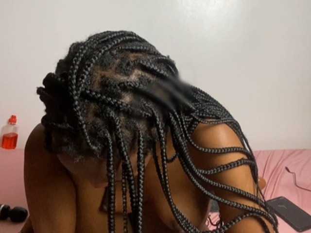 Sexxyshan live cam on BongaCams