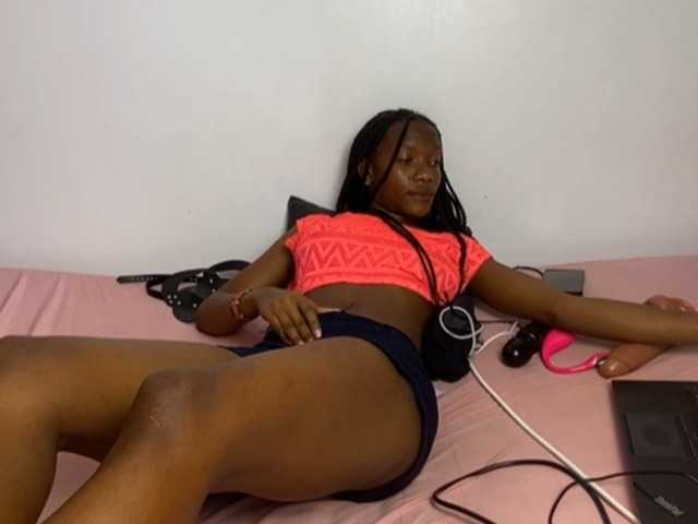 Sexxyshan live cam on BongaCams