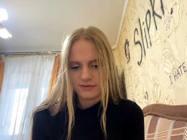PriscillaLatham live cam on BongaCams