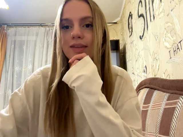 PriscillaLatham live cam on BongaCams
