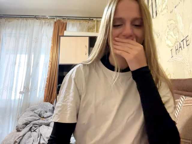 PriscillaLatham live cam on BongaCams