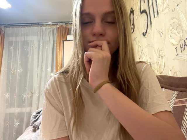 PriscillaLatham live cam on BongaCams