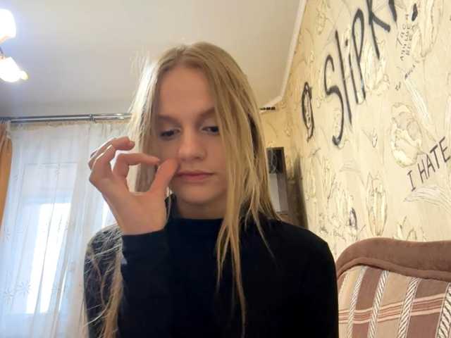 PriscillaLatham live cam on BongaCams