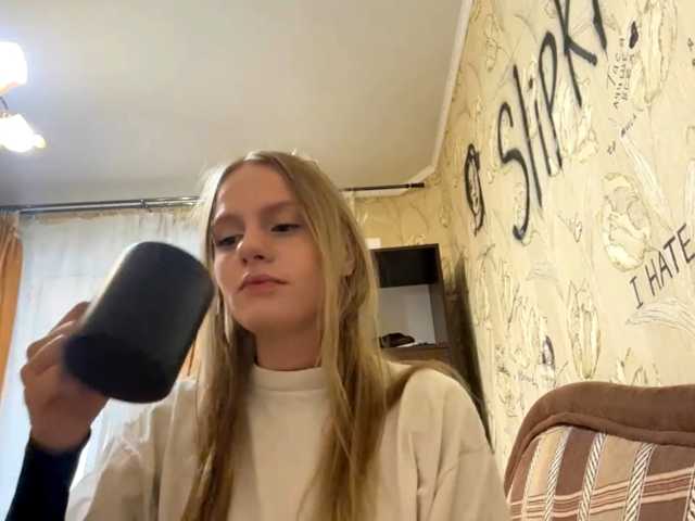 PriscillaLatham webcam