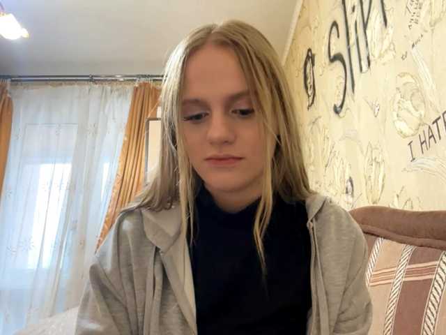 PriscillaLatham live cam on BongaCams