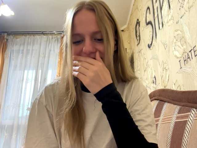 PriscillaLatham live cam on BongaCams