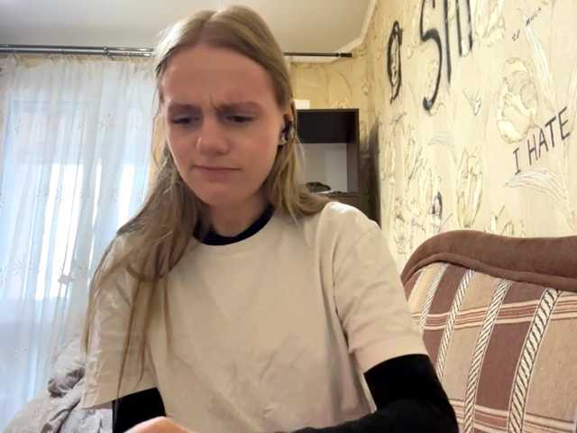 PriscillaLatham live cam on BongaCams