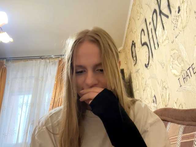 PriscillaLatham live cam on BongaCams