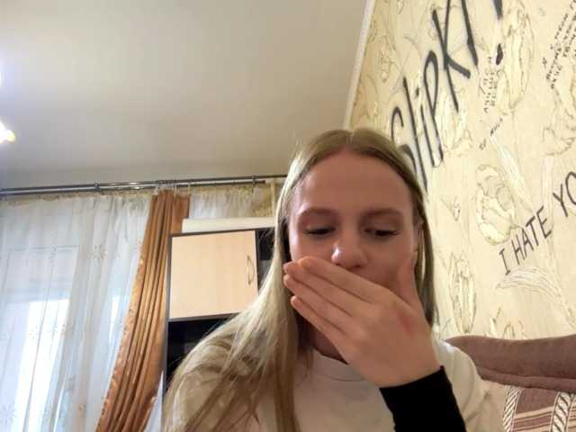 PriscillaLatham live cam on BongaCams
