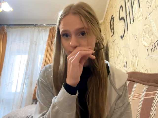PriscillaLatham live cam on BongaCams