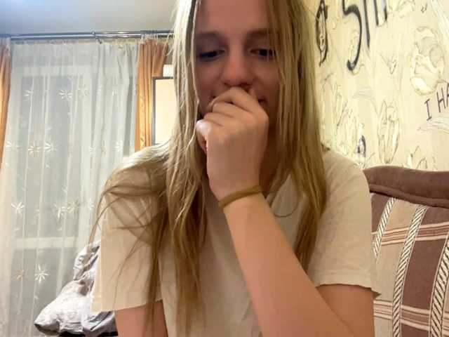 PriscillaLatham live cam on BongaCams