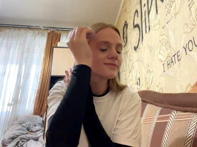 PriscillaLatham live cam on BongaCams