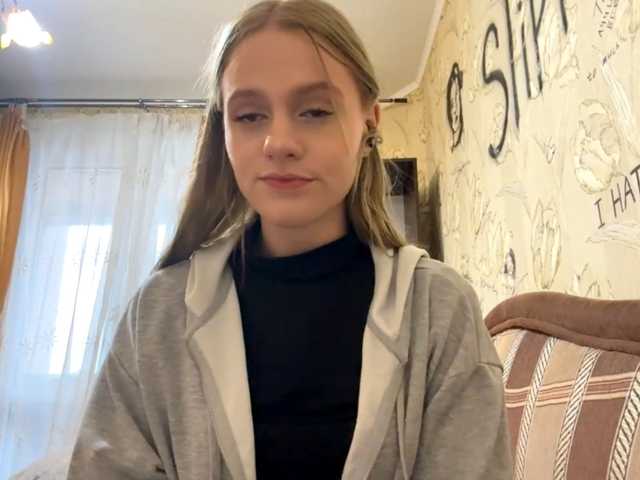 PriscillaLatham live cam on BongaCams