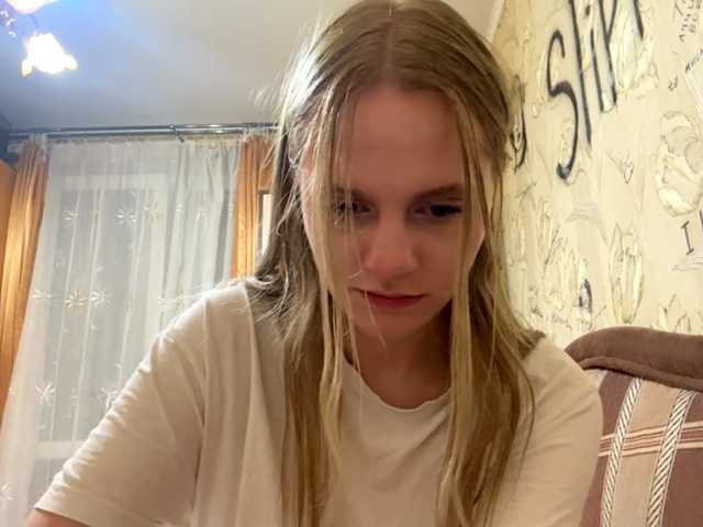 PriscillaLatham live cam on BongaCams