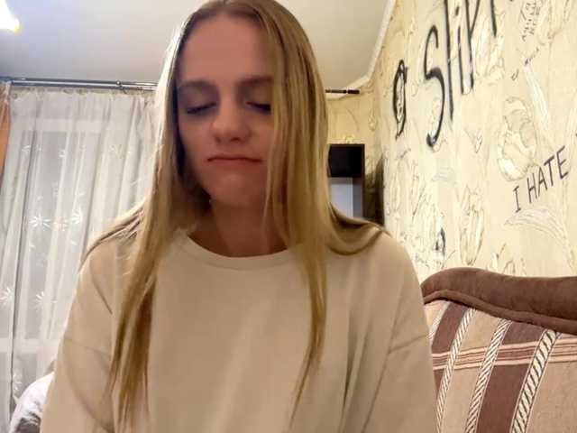 PriscillaLatham live cam on BongaCams