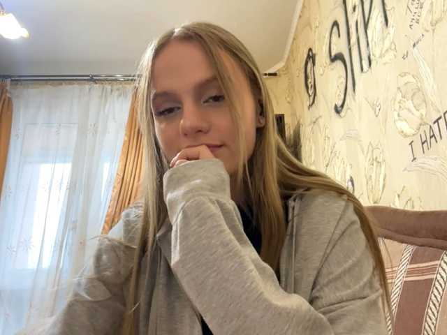 PriscillaLatham live cam on BongaCams