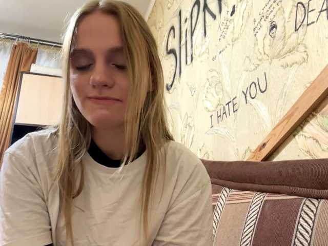 PriscillaLatham live cam on BongaCams