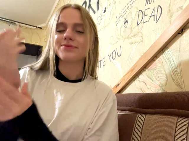 PriscillaLatham live cam on BongaCams