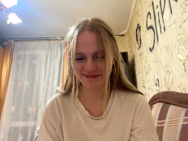 PriscillaLatham live cam on BongaCams