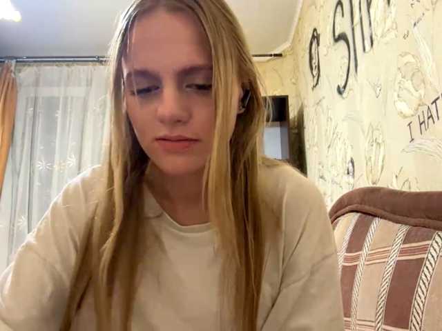 PriscillaLatham live cam on BongaCams