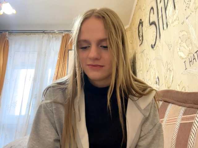 PriscillaLatham live cam on BongaCams