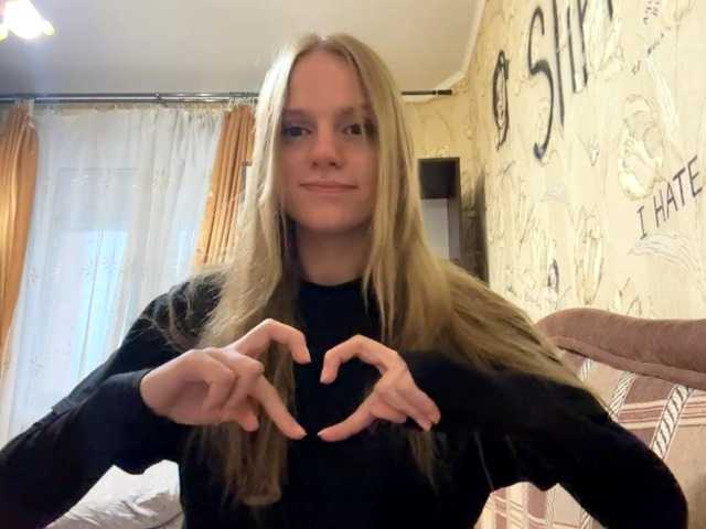PriscillaLatham webcam