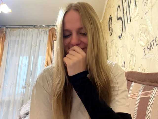 PriscillaLatham live cam on BongaCams