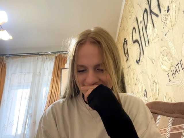 PriscillaLatham webcam