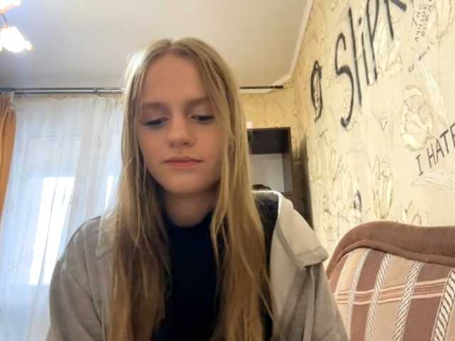 PriscillaLatham live cam on BongaCams