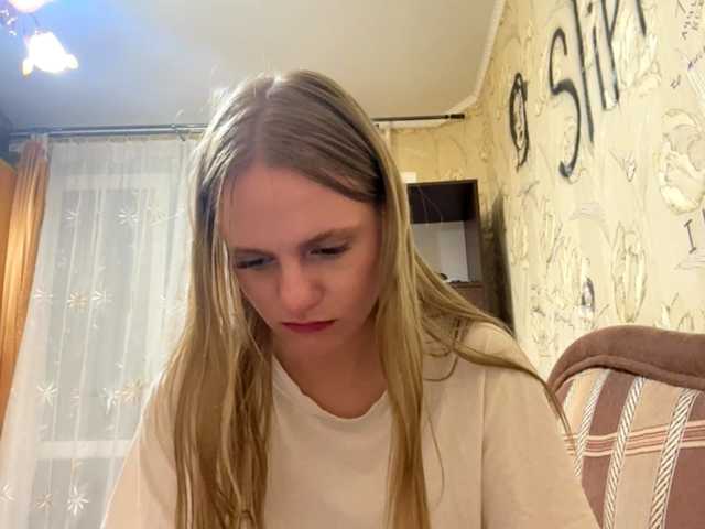 PriscillaLatham live cam on BongaCams