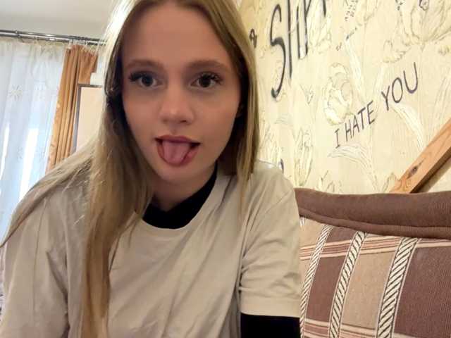 PriscillaLatham live cam on BongaCams