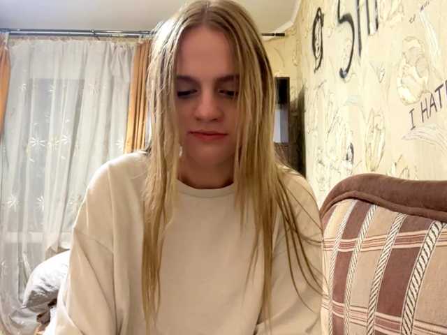 PriscillaLatham live cam on BongaCams