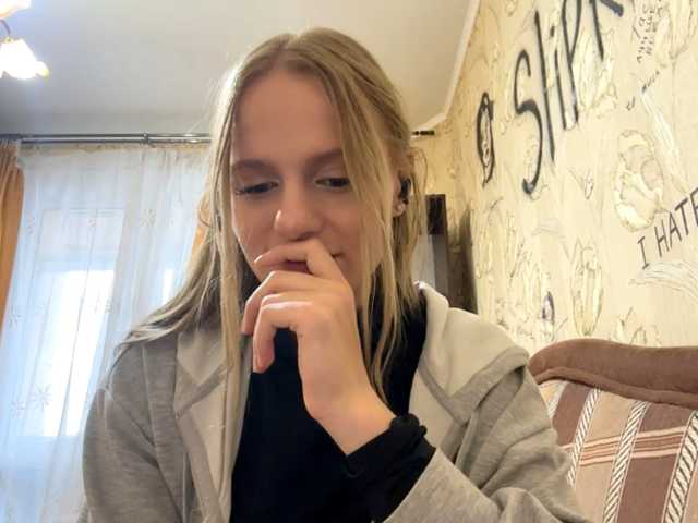 PriscillaLatham live cam on BongaCams