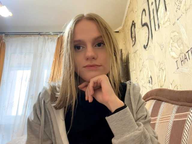 PriscillaLatham webcam