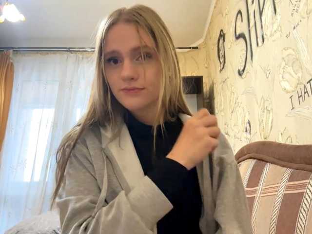 PriscillaLatham webcam