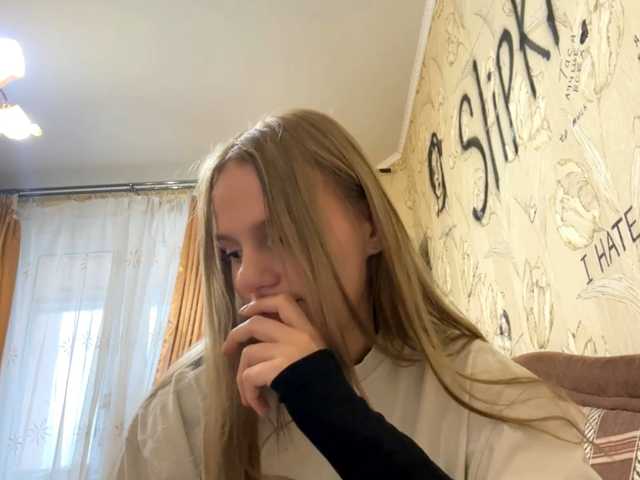 PriscillaLatham live cam on BongaCams