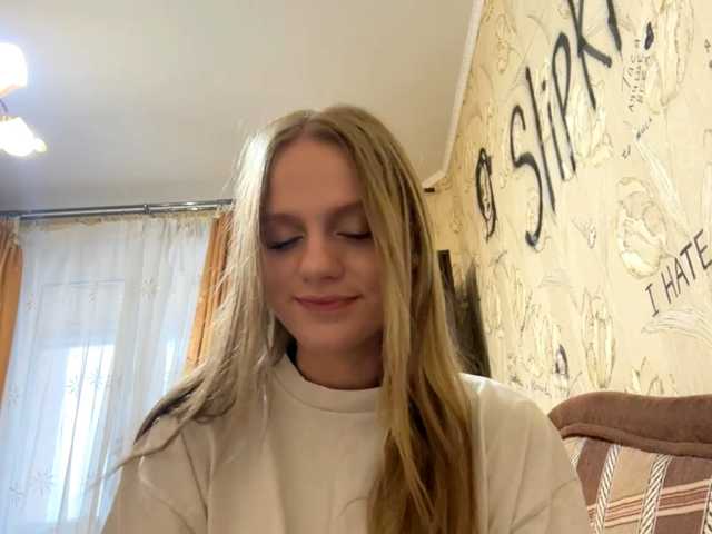 PriscillaLatham webcam