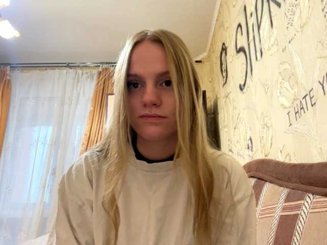 PriscillaLatham webcam