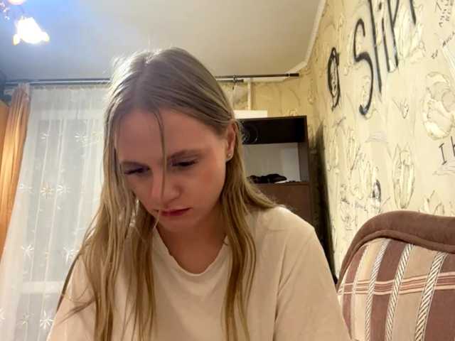 PriscillaLatham live cam on BongaCams