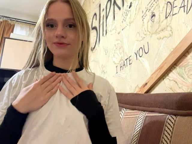 PriscillaLatham live cam on BongaCams