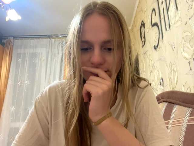 PriscillaLatham live cam on BongaCams