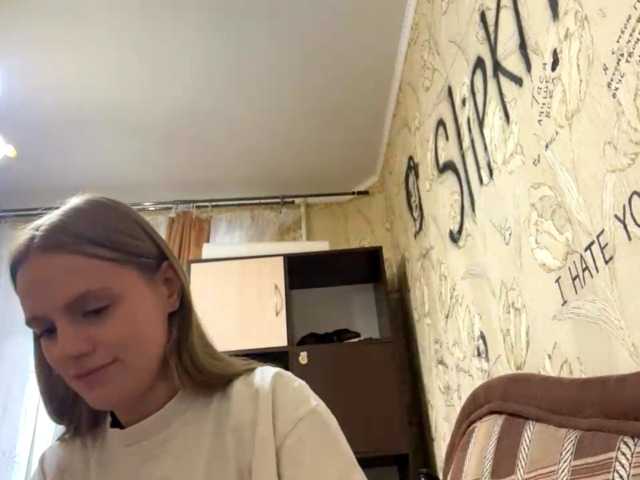 PriscillaLatham live cam on BongaCams