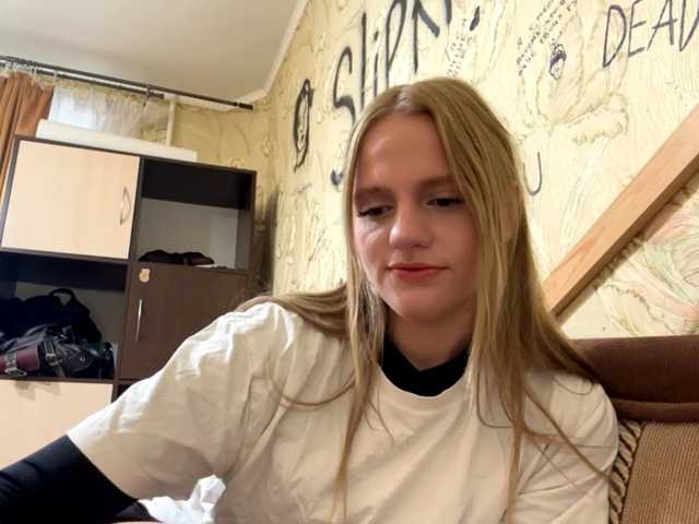 PriscillaLatham live cam on BongaCams